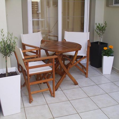 Artemis Rooms Two Steps By The Sea Platanias  Exterior photo