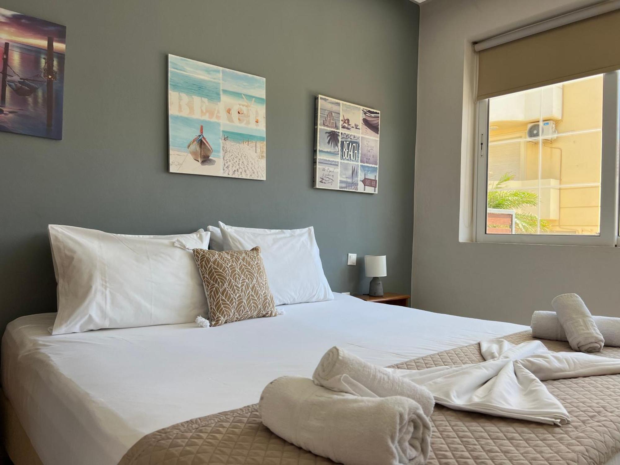 Artemis Rooms Two Steps By The Sea Platanias  Exterior photo