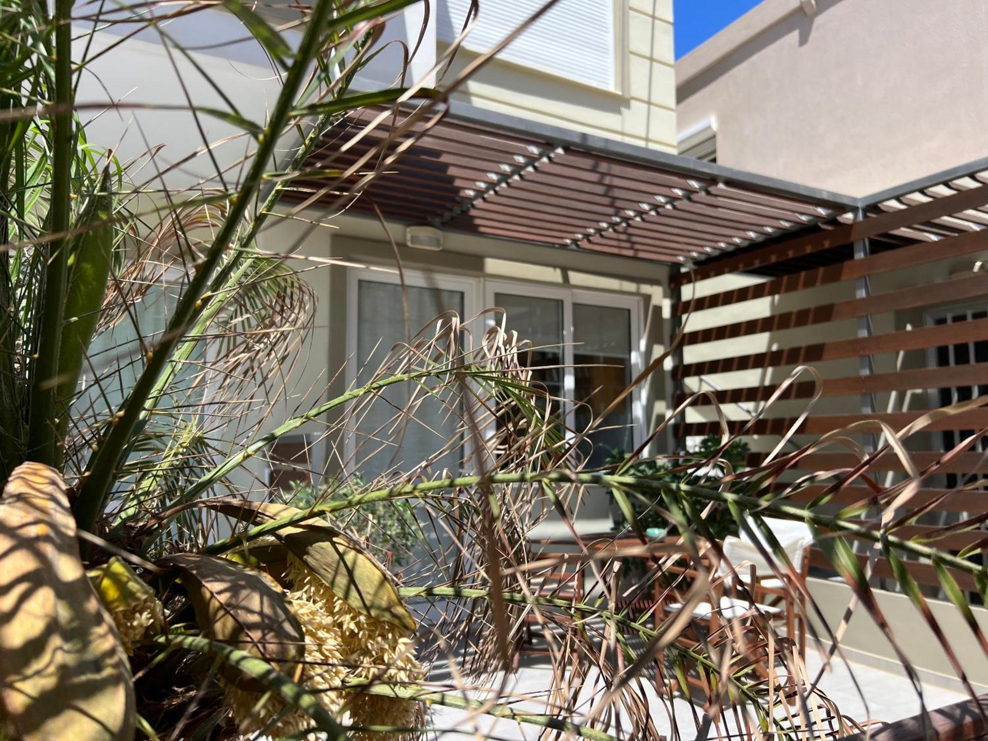 Artemis Rooms Two Steps By The Sea Platanias  Exterior photo
