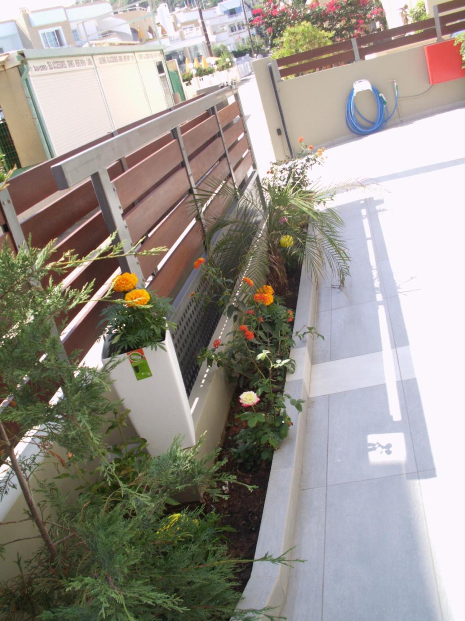 Artemis Rooms Two Steps By The Sea Platanias  Exterior photo